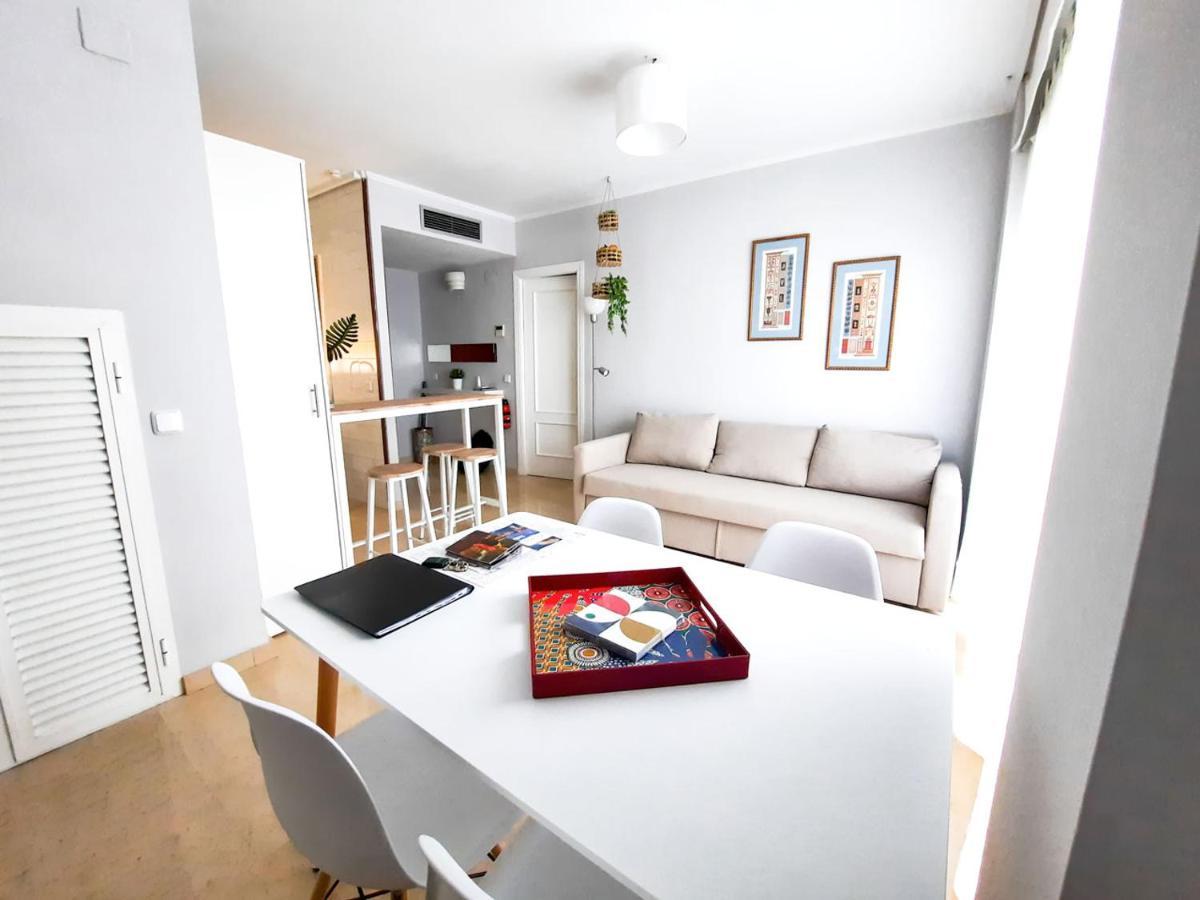Apartment Torre Triana, Parking Free Gratis! Sevilla